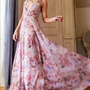 Jenny Yoo formal maxi dress! Size 2. Bust 33”, Waist 26”, Hip 36”.Floral/apricot